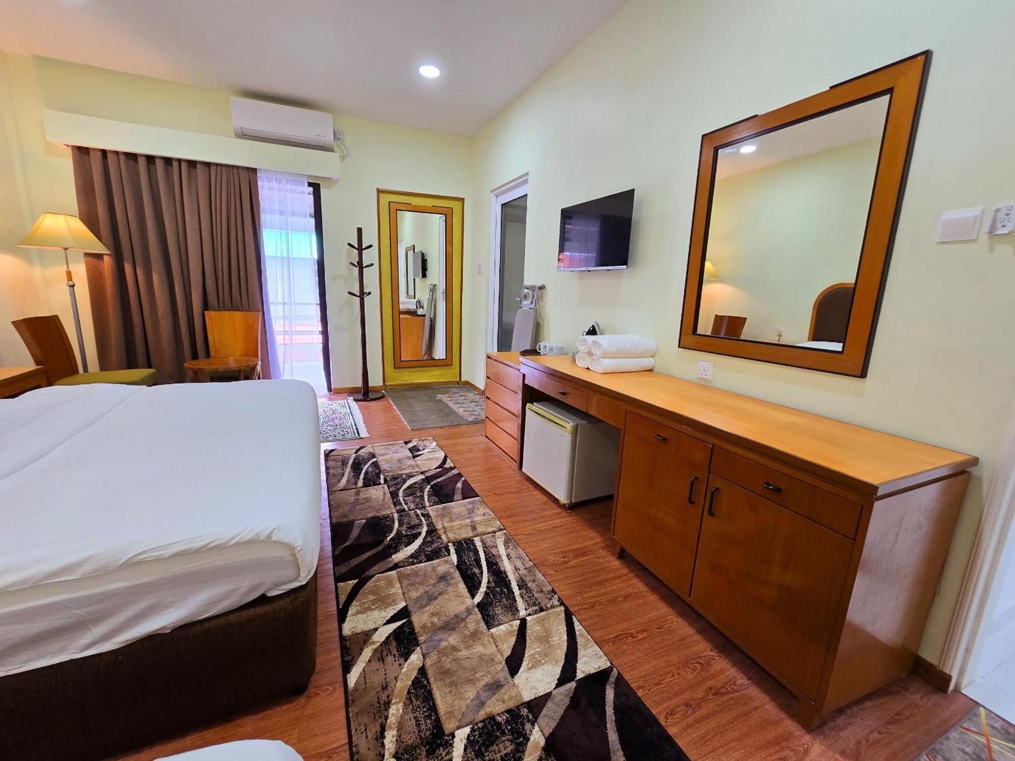 Grand Luxury Hotel Semporna Exterior photo