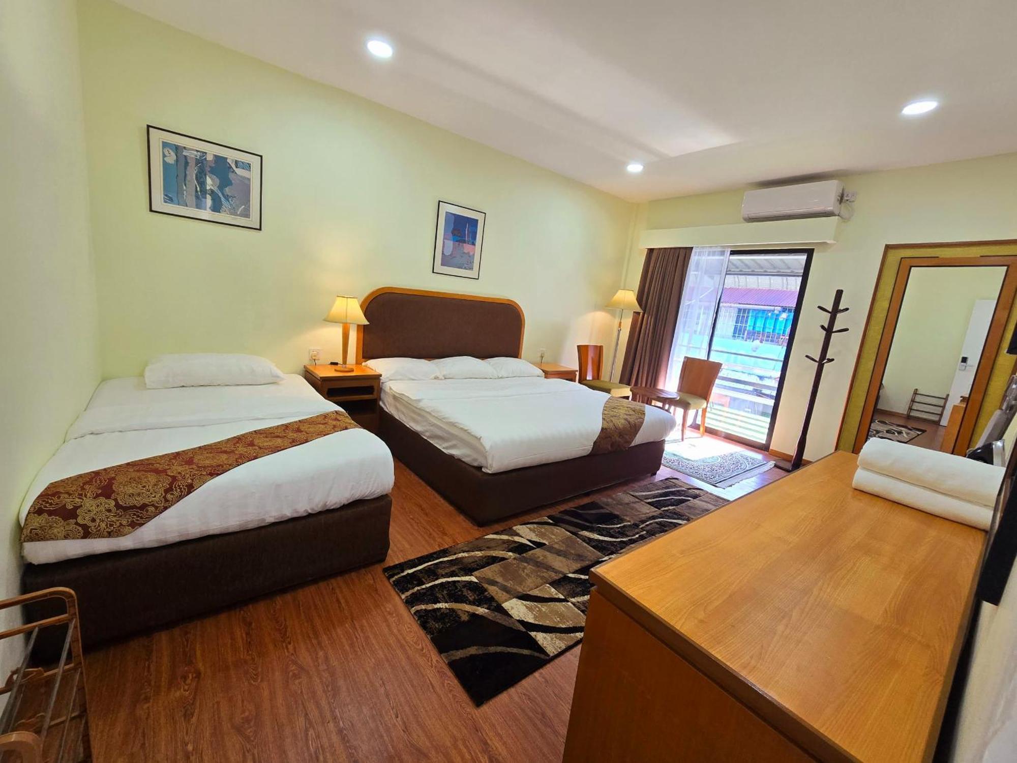 Grand Luxury Hotel Semporna Exterior photo